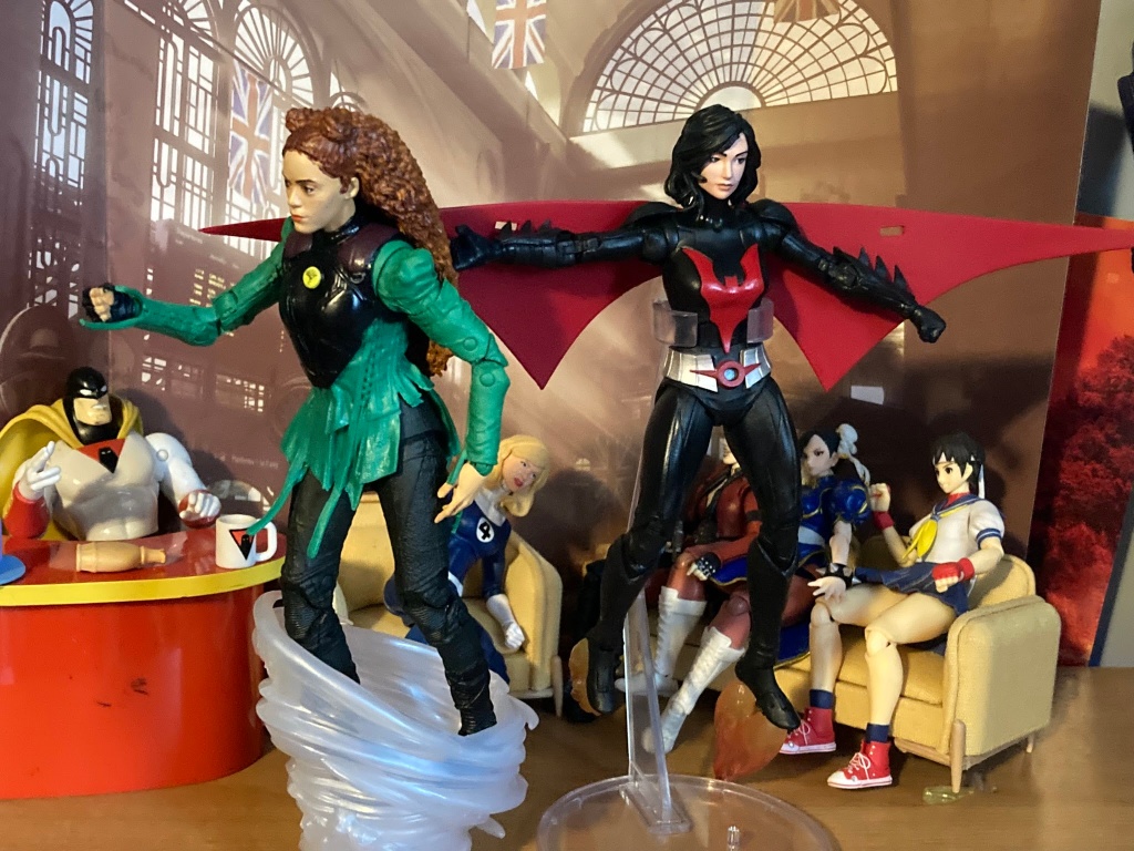 Double Shot Review:  DC Multiverse Cyclone and Batwoman (Unmasked)